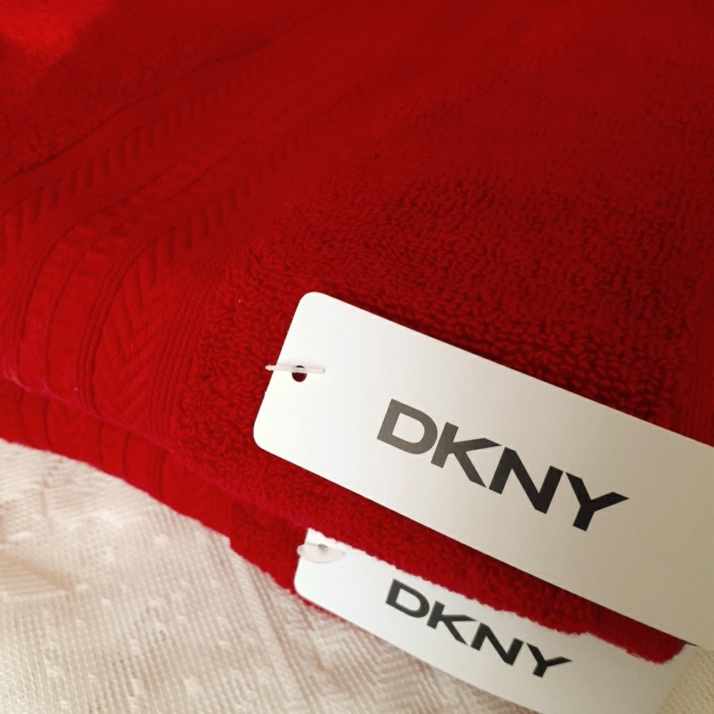 🎁 DKNY Bath Towels